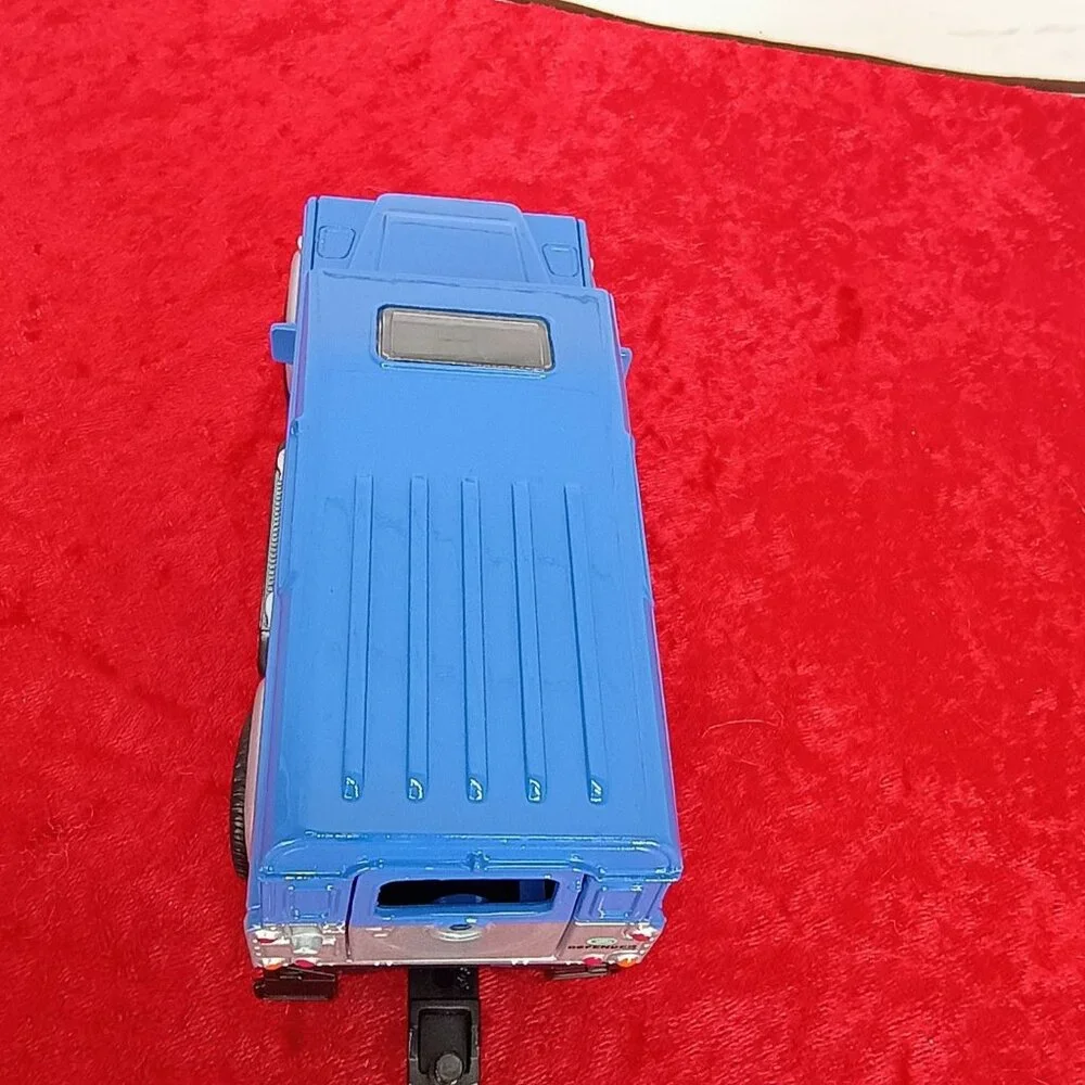Breyer Farms Diecast Land Rover Defender Toy Car 1:32 Scale Model Blue & Silver‎